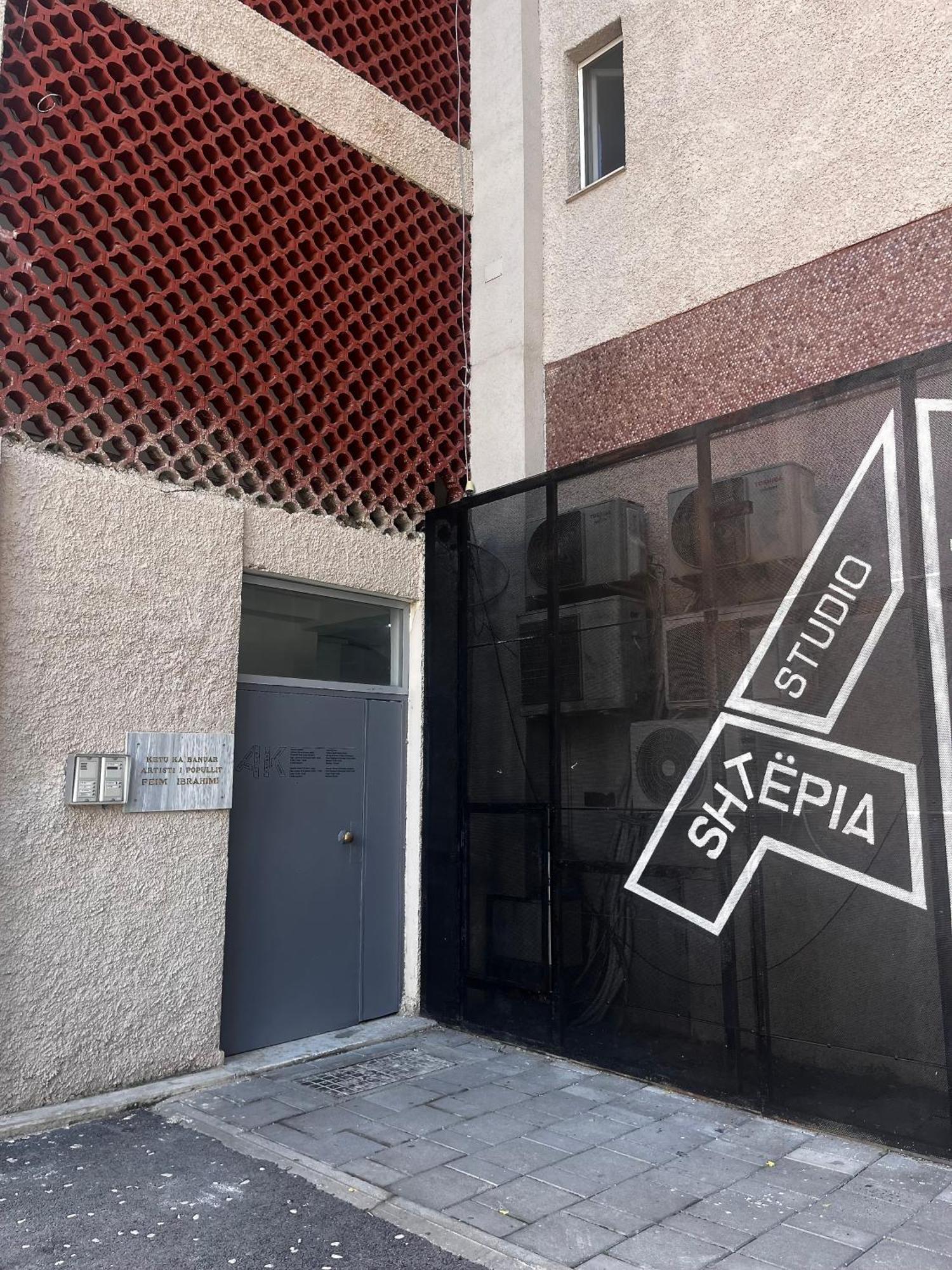 Appartamento A Casa Dei Nonni Tirana Esterno foto