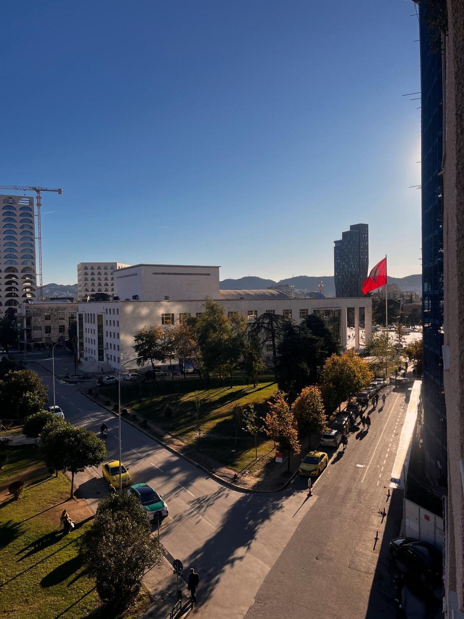 Appartamento A Casa Dei Nonni Tirana Esterno foto